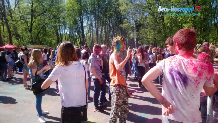 Фестиваль красок 12 мая 2018 года в Великом Новгороде3720