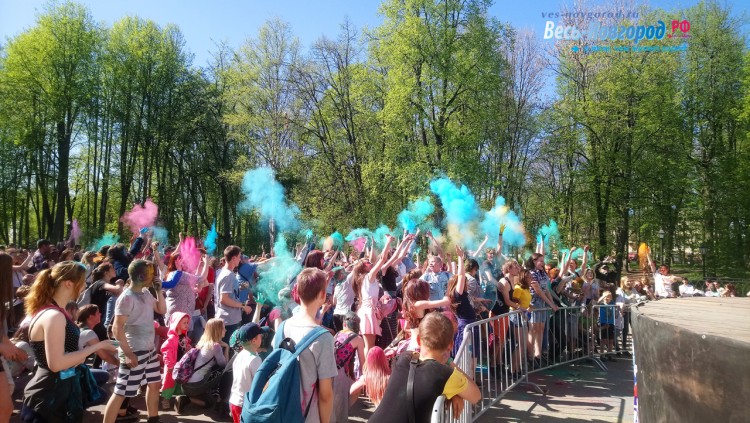 Фестиваль красок 12 мая 2018 года в Великом Новгороде3722