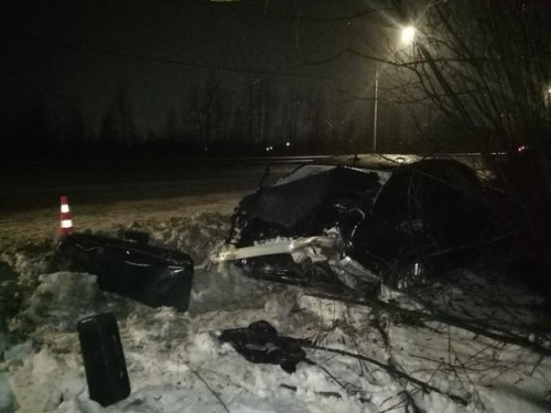 В ДТП на дороге "Панковка - Нехино" в Новгородском районе пострадал водитель "Mercedes-Benz Е350"