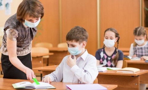 По гриппу и ОРВИ закрыты пять классов в четырёх школах — в Великом Новгороде, Маловишерском и Боровичском районах.